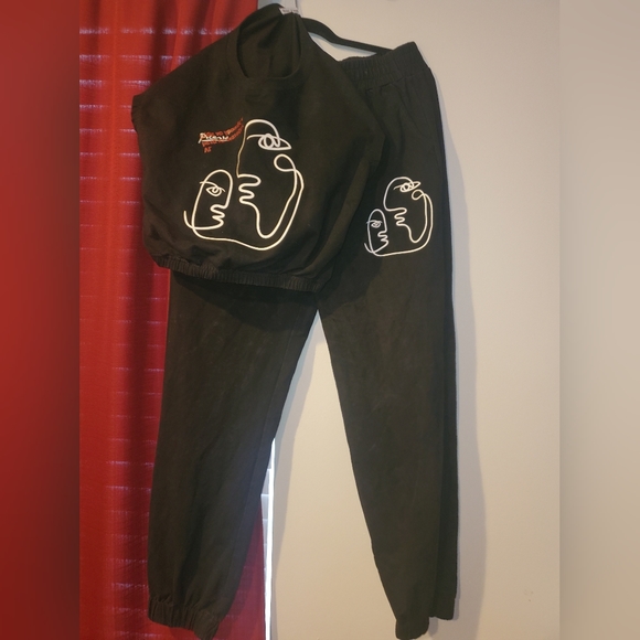 Two PC art outfit - Picture 10 of 10